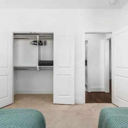 Upscale Home With Patio Walk To 12 South And Belmont-3